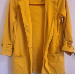 Tommy Hilfiger Women Jacket , Yellow with 2 pockets. Size large.